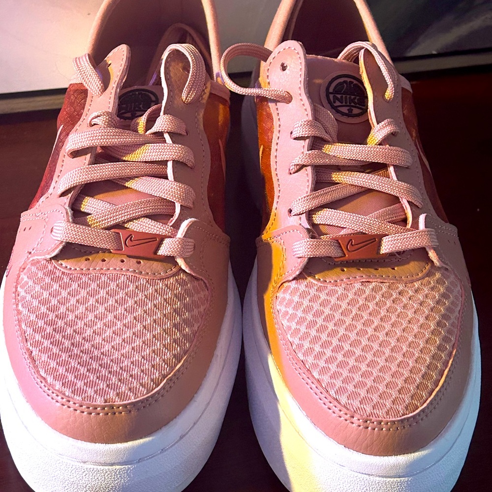 pink nike shoes size 8